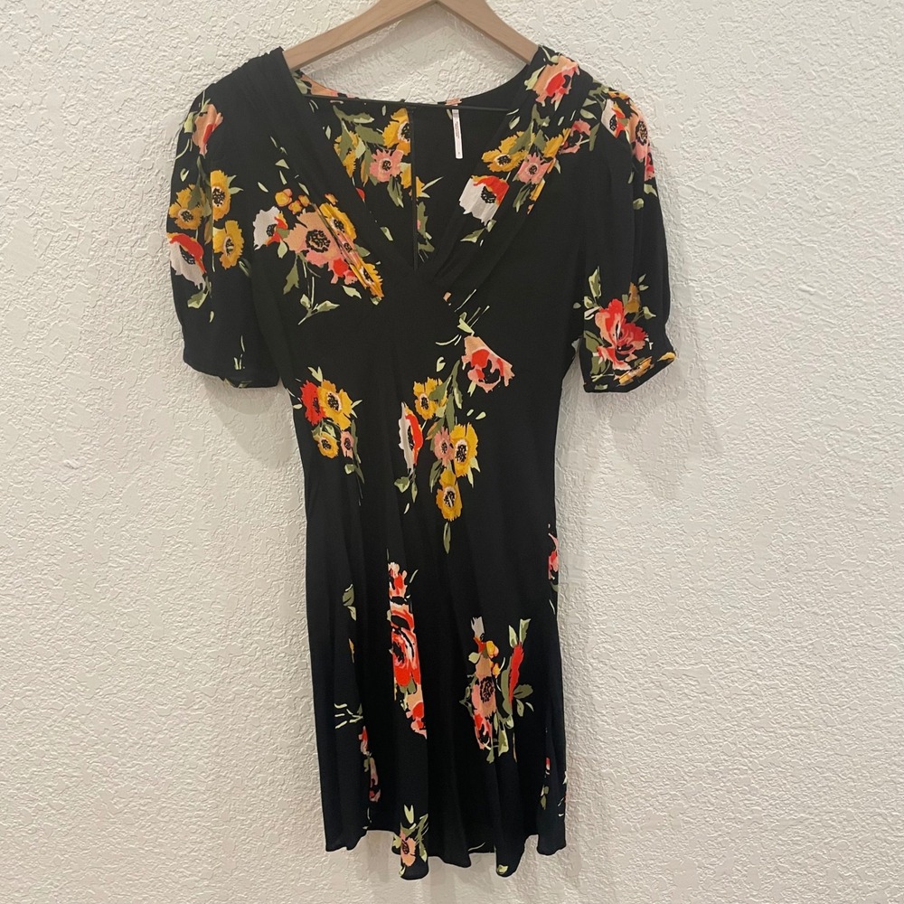 Free‎ People Neon Garden Mini Dress Black Floral Puff Sleeve Size 0 Babydoll